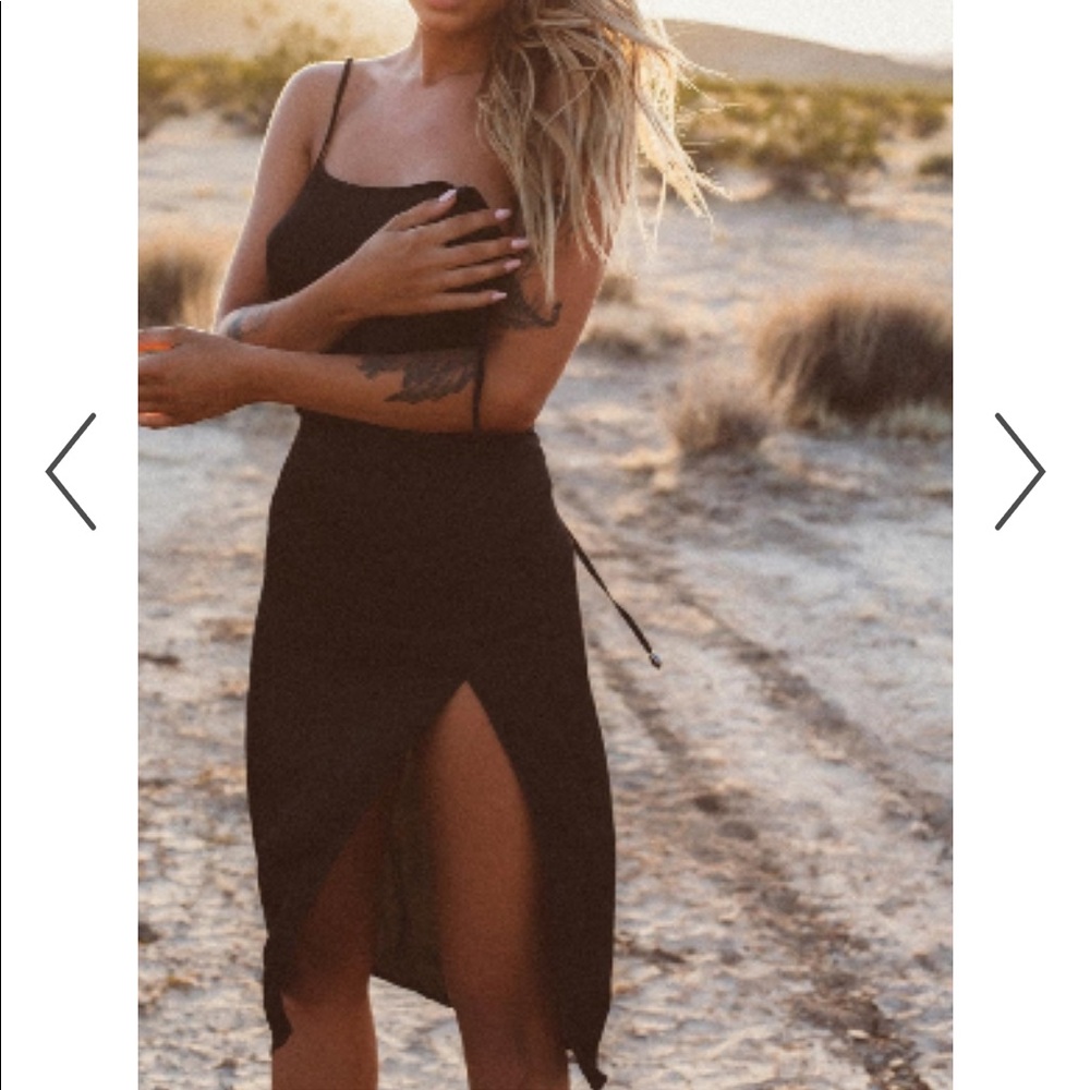 Jagger and stone slip black midi dress